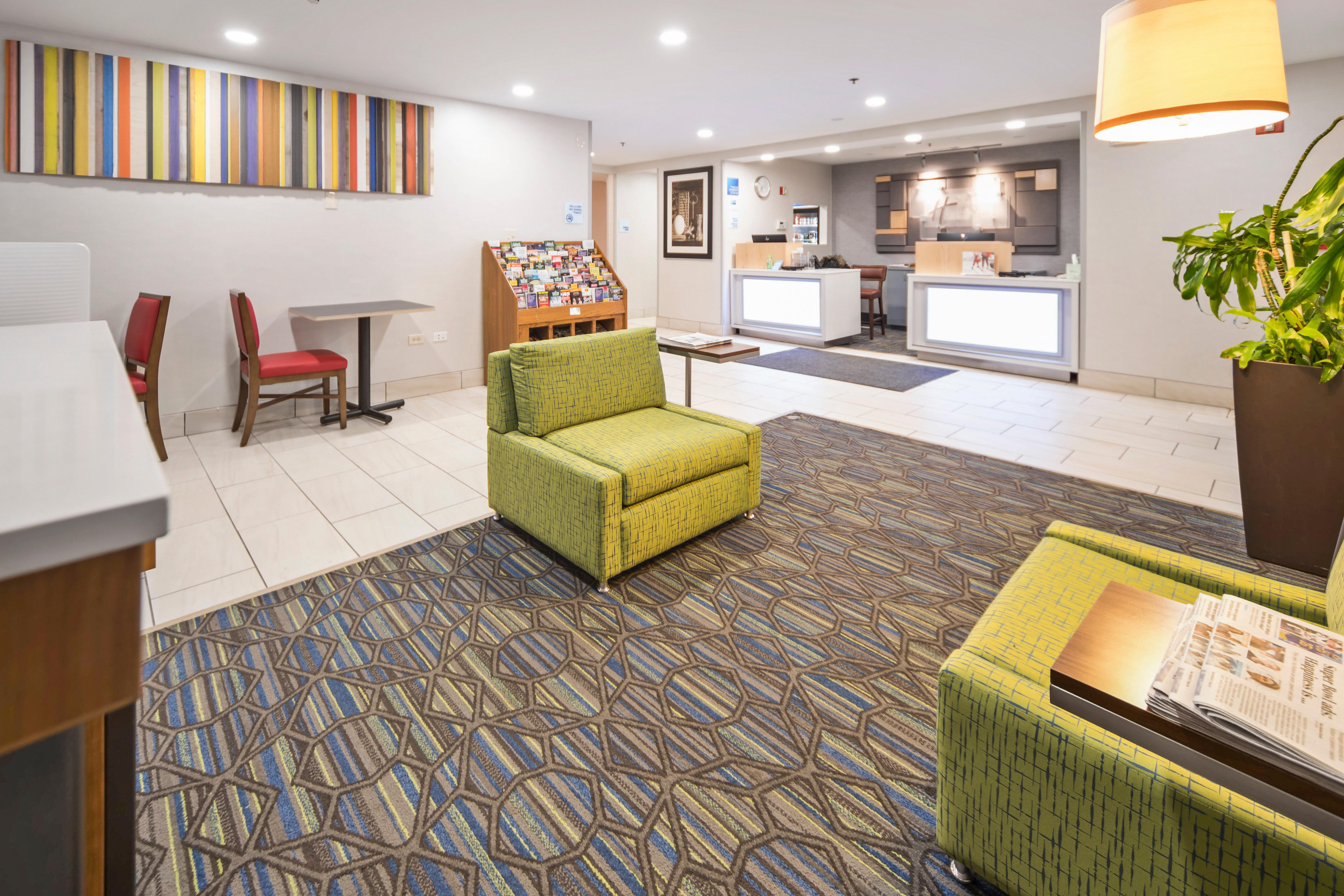 Holiday Inn Express Chicago Northwest-Vernon Hills By Ihg Exteriér fotografie