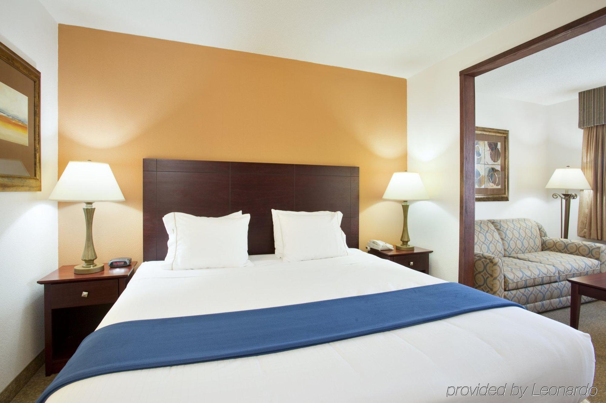Holiday Inn Express Chicago Northwest-Vernon Hills By Ihg Pokoj fotografie