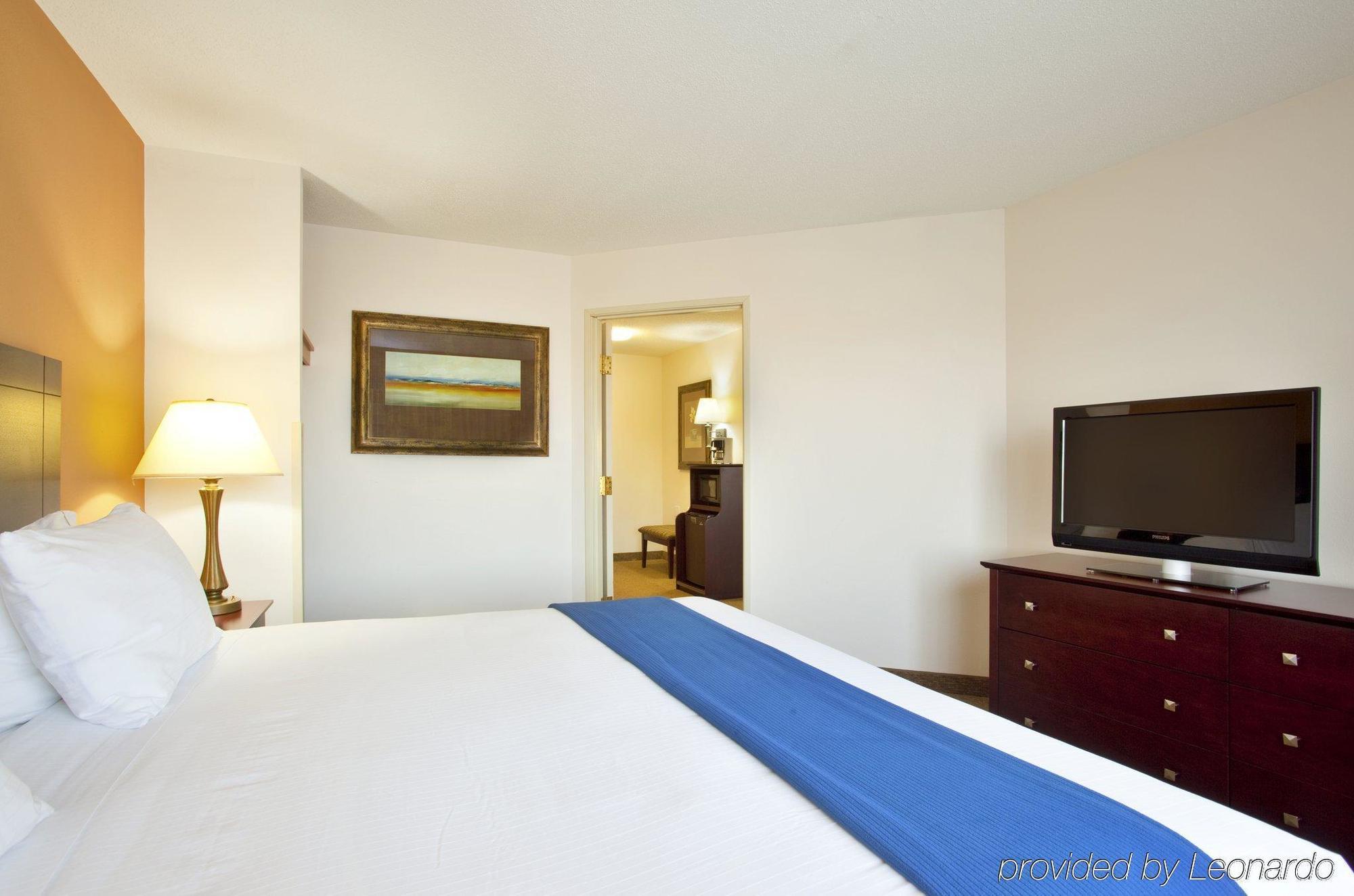 Holiday Inn Express Chicago Northwest-Vernon Hills By Ihg Pokoj fotografie