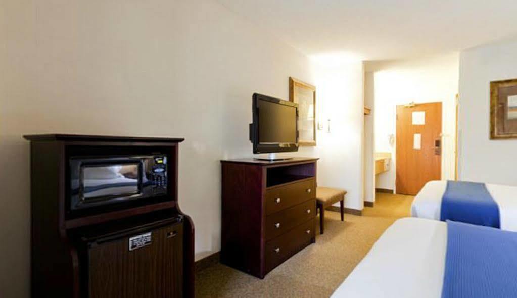 Holiday Inn Express Chicago Northwest-Vernon Hills By Ihg Exteriér fotografie